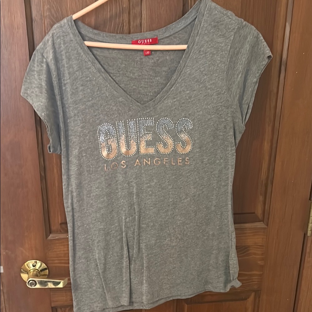 GUESS Gray and Gold Graphic Cap Sleeve Tee